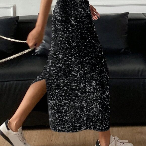 Black Women's Sequin Embellished Fitted Bodycon Party Skirt - Picture 4 of 5